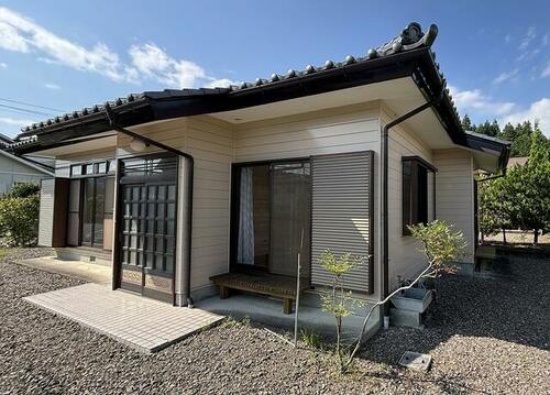Fully Renovated Bright 3DK Wooden House with Garden on a Spacious Lot in Rural Shirakawa in Fukushima