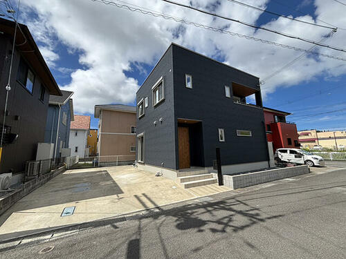 Bright Nearly-New 3SLDK Wooden Home Near Asso Station, Kamitonda in Wakayama