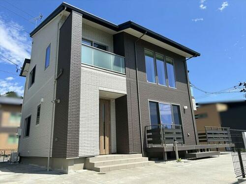 Modern 4LDK Wooden Home with Solar Power Near Miharu Station in Fukushima
