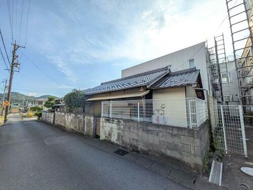 Spacious 6DK Wooden Bungalow on a Large Lot, 5 Min to Mitakeguchi in Gifu