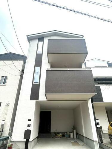 Spacious 2021 4LDK Wooden House near Tsumori Station, Nishinari in Osaka