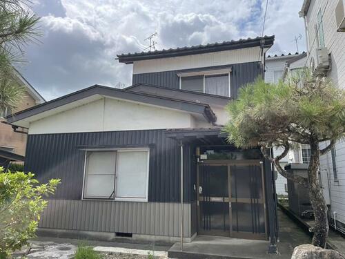 Unrenovated 4DK Wooden House with Garage on a Generous Lot in Maruoka, Fukui, Fukui