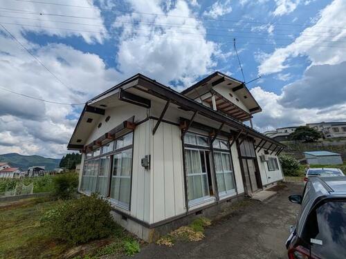 Spacious 6DK Wood House Near Maeda-Minami Station, Akita