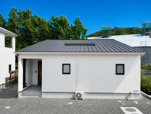 Modern 2LDK Single-Story Home with Private Courtyard in Fukuyama, Hiroshima