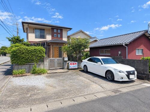 Bright 3SLDK Wooden Home with Garden in Tsunetomi-cho, Miyazaki