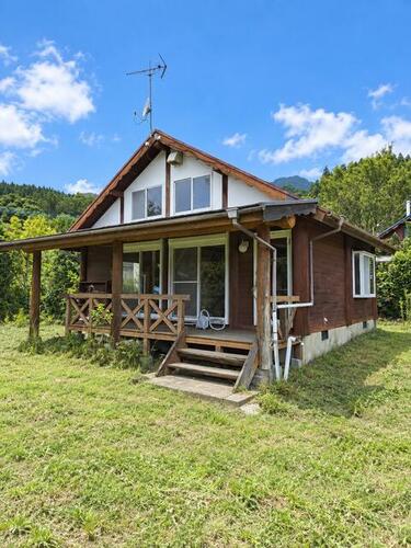 1LDK Wooden House with Large Garden in Minamiaso, Kumamoto, Kumamoto