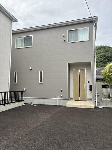 Nearly New 4LDK with Tatami Rooms and 18m Parking in Hinamigo, Nagasaki
