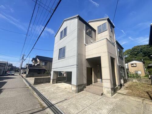Spacious 4SLDK 3-Story Wooden House with Garden in Wakunami, Kanazawa, Ishikawa