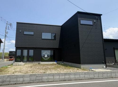 Modern 4LDK Home with Spacious 16-Tatami Flex Room in Kumamoto, Kumamoto