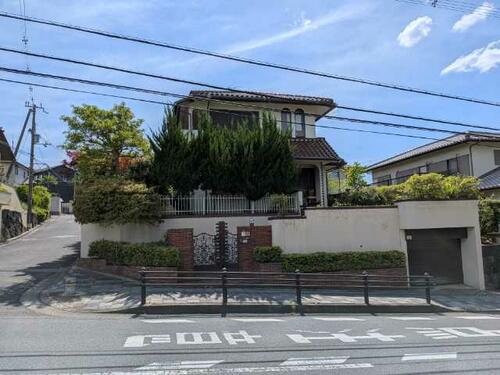 Spacious 5LDK Wooden House with Garden near Ayameike, Nara, Nara