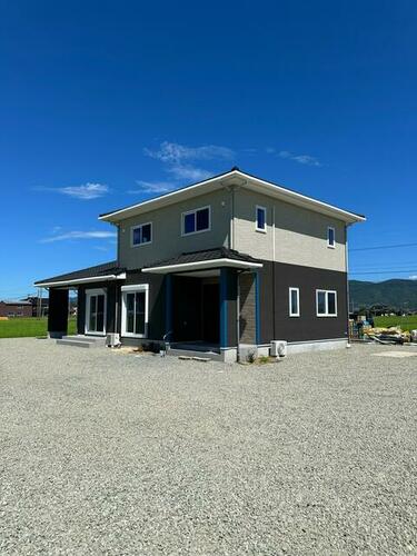 Bright, Fully Renovated 6LDK Wooden House on a Large Lot in Shiroishi, Saga, Saga