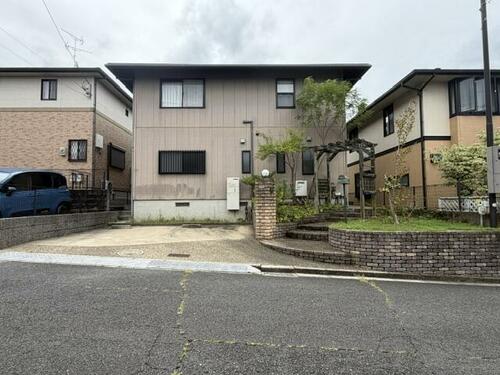Bright 4SLDK Home with Garden in Sakuragaoka, Kyoto