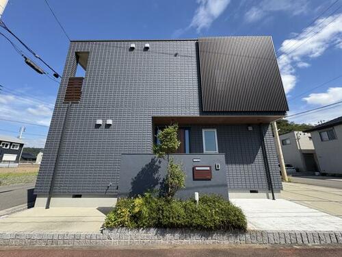 Bright 3LDK Home with Solar Power in Sakaedani, Wakayama, Wakayama