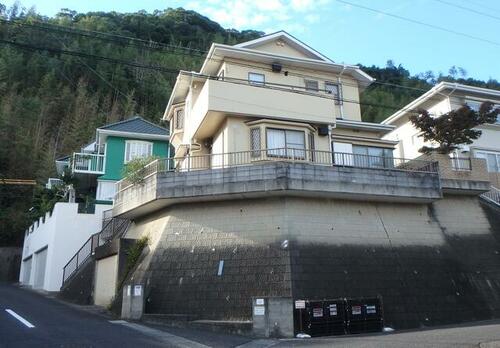 Spacious 6SDK Home with Tatami Rooms in Eminent Hayama-cho, Nagasaki