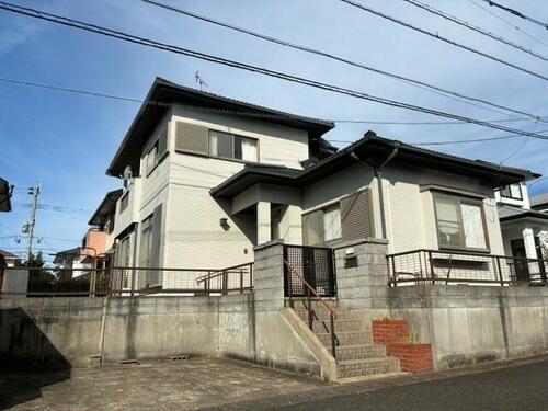 Refreshed 4LDK Home with Two-Car Parking in Wakatakedai-machi, Sasebo, Nagasaki