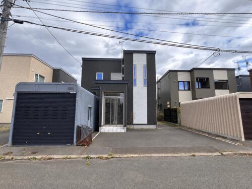 Bright 4LDK Home with Garden in Ishikari, Ishikari, Hokkaido