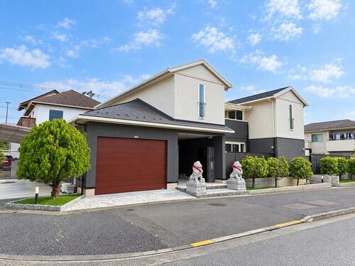 Spacious Sunroom and Deck Home in Nanakuni, Hachioji, Tokyo