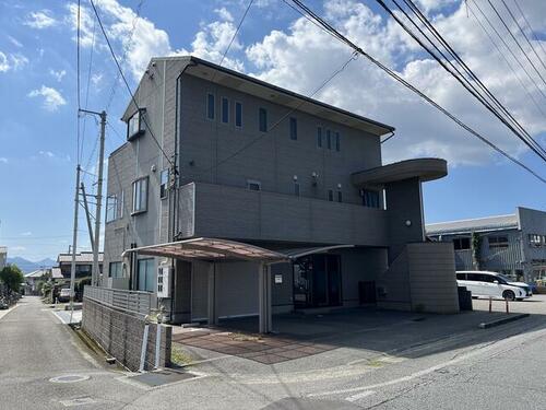 Three-Story Steel-Framed 5LDK Near Umemoto Station, Matsuyama, Ehime