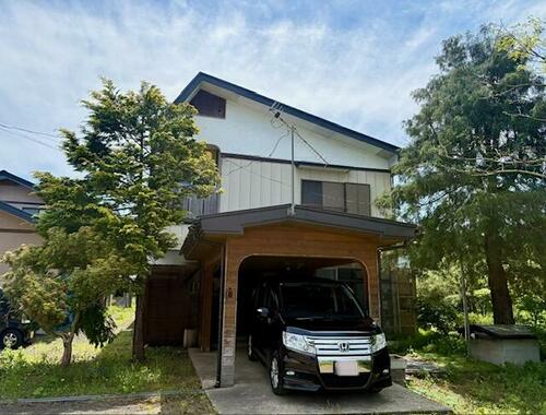 Spacious 9LDK Country Home with Garden-Surrounded Setting in Kamikoani, Kamikoani, Akita