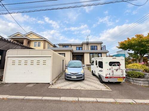 Spacious 5LDK Home with Garden in Sapporo, Sapporo, Hokkaido