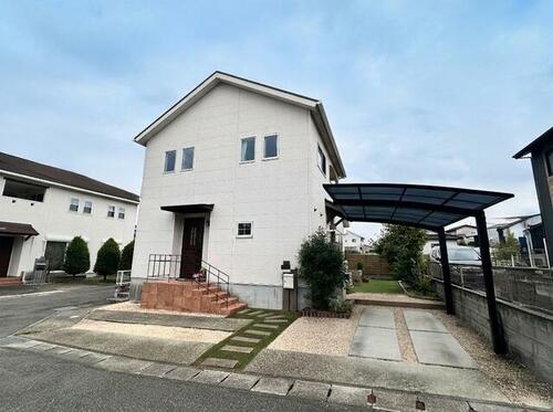 Bright 4LDK Corner-Lot Home with Three-Car Parking in Kumamoto, Kumamoto