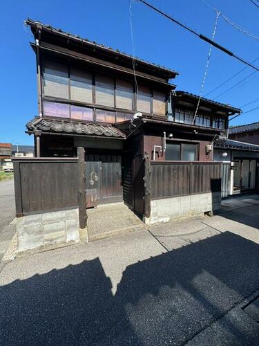 Character-Filled Kanazawa Machiya with Tea Room Hearth and Garden, Kanazawa, Ishikawa