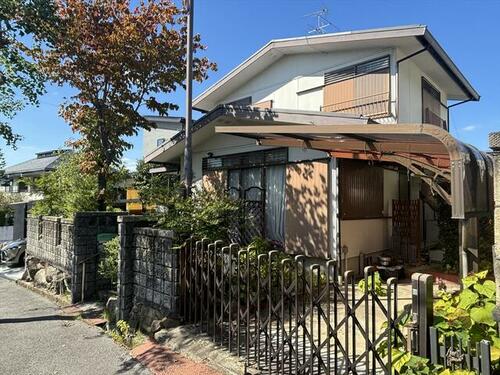 Bright 4LDK Home on a Generous Plot in Mayumi, Ikoma, Nara