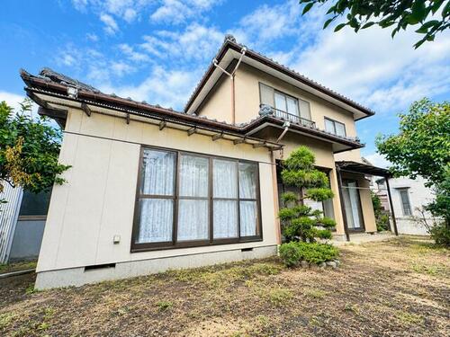 Spacious 5DK House with Generous Garden in Tsurusaki, Oita