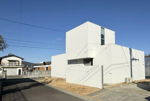Renovated 2LDK Home with Generous Grounds in Kamiita, Kamiita, Tokushima