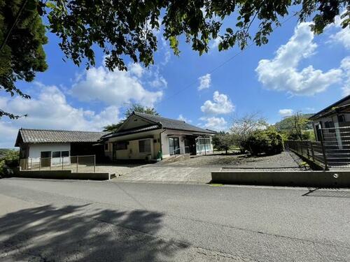 Single-Story 5DK Home with Generous Grounds in Minaminishikata, Kobayashi, Miyazaki
