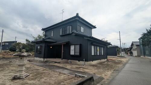 Spacious 5LDK Wooden Home with Tatami Rooms in Tainai, Tainai, Niigata