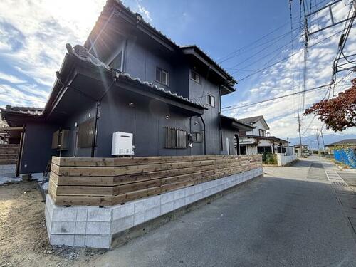 Renovated 4LDK Home with a Spacious Garden in Isawa, Fuefuki, Yamanashi