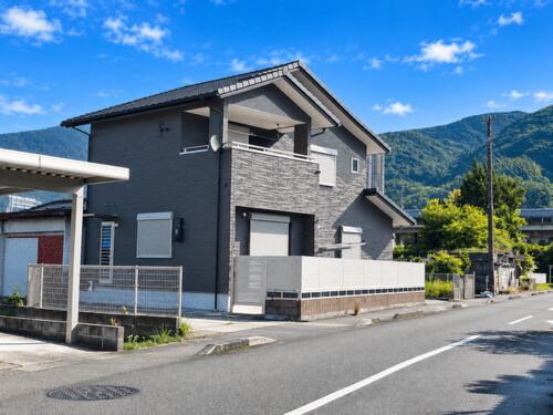 南向きで明るい八代市東片町の築浅2SLDK戸建て、八代市