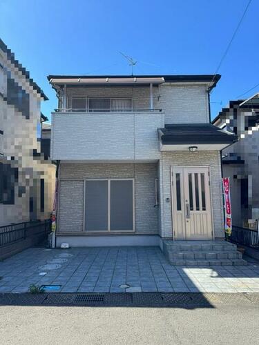 Bright 4LDK Home with Balcony in Nakajima, Iwade, Iwade, Wakayama