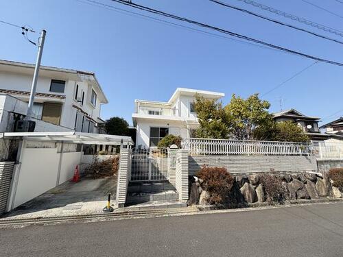 富貴ケ丘の庭付き・和室のある鉄筋コンクリート造戸建て、名張市