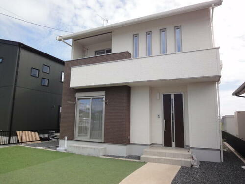 Modern 4SLDK Home with Attic and Garden in Oaza Aihara, Nakatsu, Oita