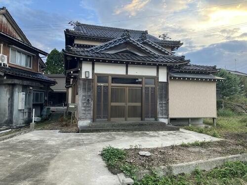Spacious 8SLDK Wooden Home in Futsukamachi, Nanto, Nanto, Toyama