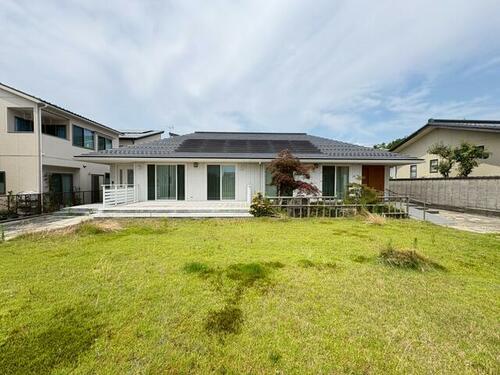 Single-Story 4LDK Home with Solar Power in Tsubata, Tsubata, Ishikawa