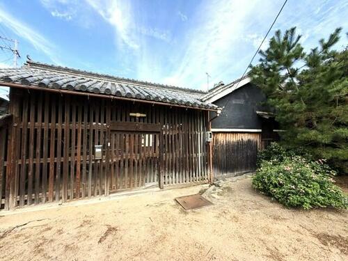 Spacious 4DK Wooden Home with Tatami Rooms in Toyohama, Kan-onji, Kagawa