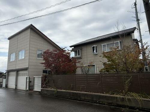 Spacious 4LDK with Two-Car Inner Garage in Takaoka, Takaoka, Toyama