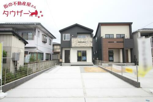 Bright 4LDK Home with Pantry and Parking for 3 to 4 Cars, Koriyama, Fukushima