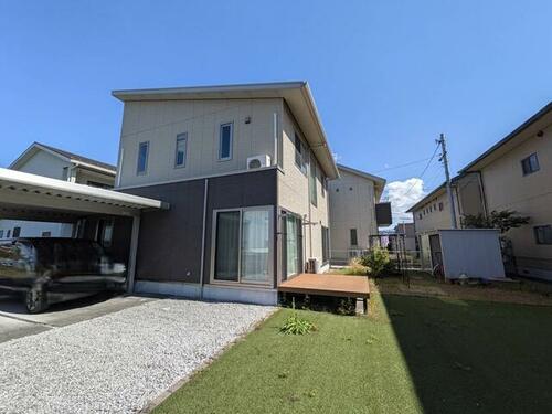 Spacious Home with Island Kitchen in Yoshinari, Tottori