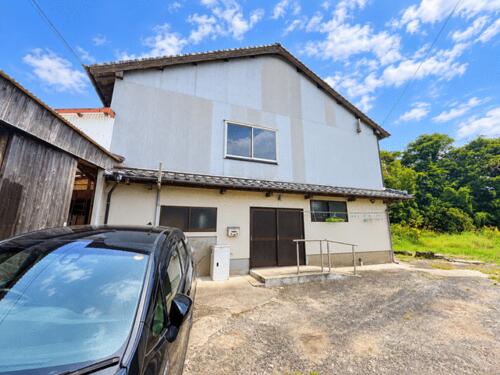 Spacious Ikitsuki Home with 45-Tatami Storage Space, Hirado, Nagasaki