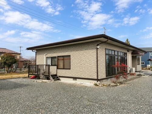 陽当たりの良い庭と車庫付き、花巻市中笹間の平屋、花巻市