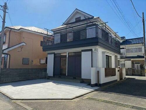 Sunny 4LDK Home with Tatami Room and Spacious Parking in Sayama, Sayama, Saitama