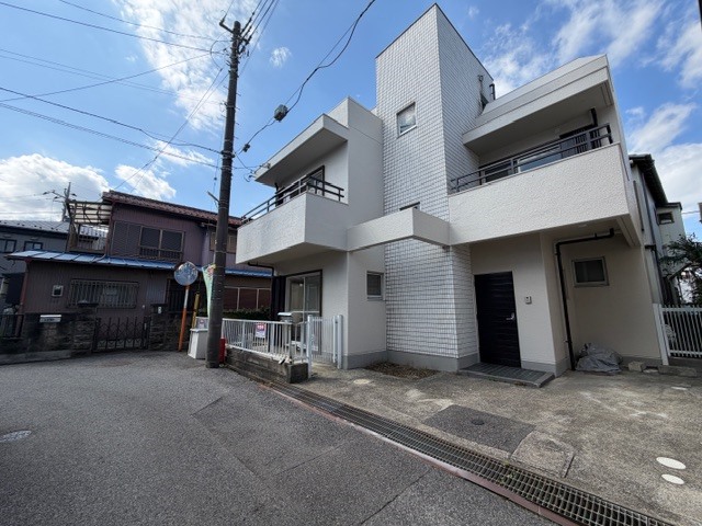 Renovated 4SLDK Concrete Home in Masuo-dai, Kashiwa, Chiba