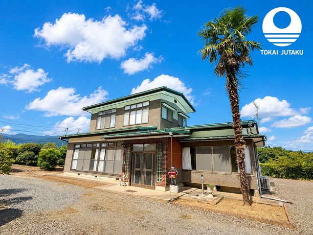Spacious 7DK Wooden Home on Vast 1,610㎡ Lot with Garden & Parking in Fukushima in Fukushima