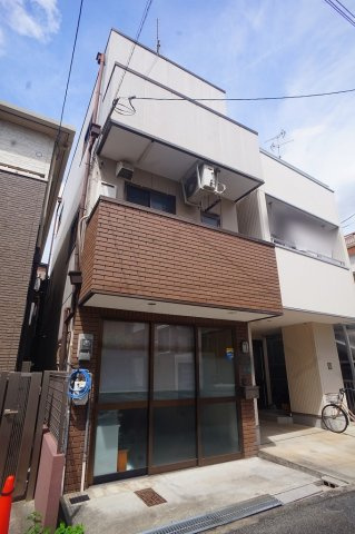 3DK in Osaka (76.05m2(壁心)), Osaka