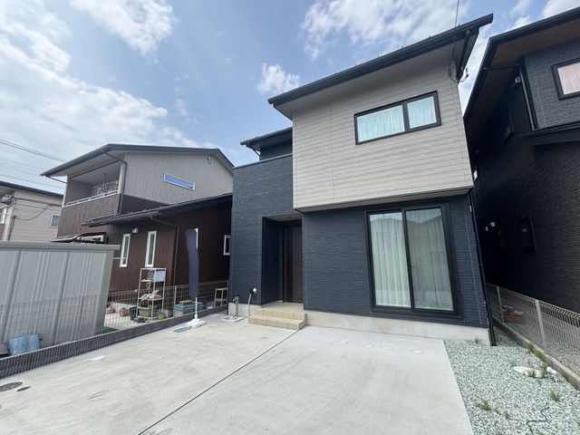 Bright Nearly-New 3LDK Wooden Home with Parking in Masuda, Natori in Miyagi