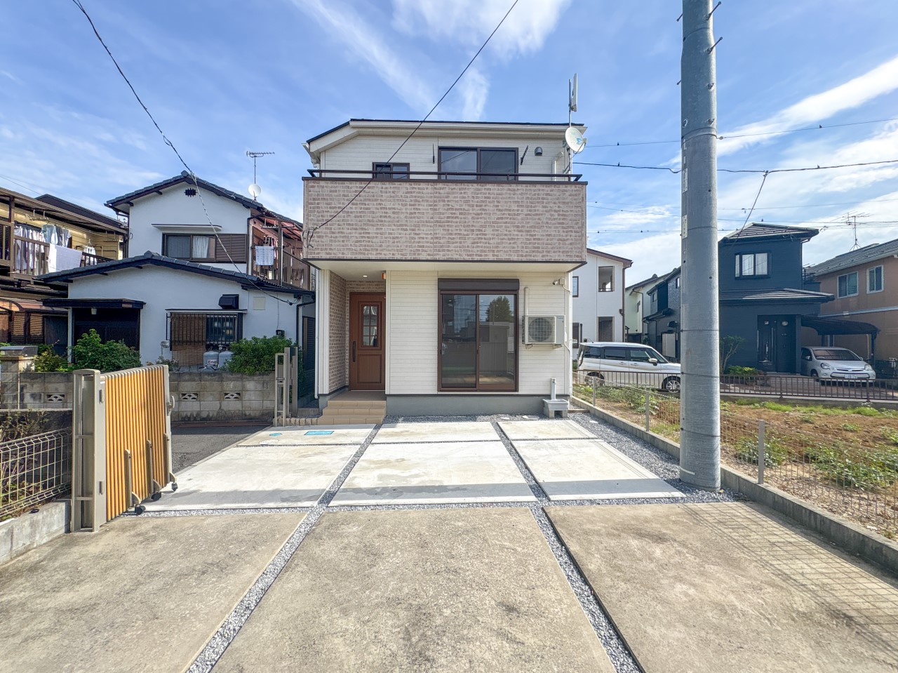 Bright Home with Balcony in Haraichi, Ageo, Ageo, Saitama